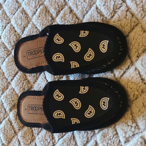 Trooper Slides - Picture 2 of 6